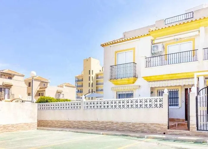 Groundfloor Pink Torrevista Lägenhet Torrevieja